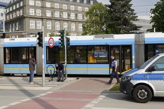 Kind bei Unfall mit Straßenbahn verletzt - 
