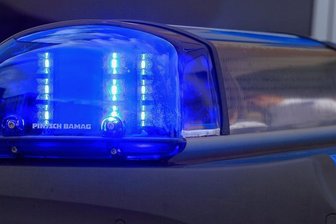 Kind bei Unfall schwer verletzt - Ein Kind ist am frühen Donnerstagnachmittag schwer verletzt worden, als es plötzlich über die Straße rennen wollte. 