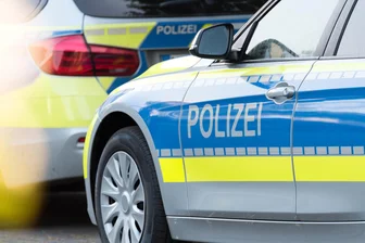 Kind bei Verkehrsunfall in Aue schwer verletzt - Am Freitag musste die Polizei zu einem schweren Verkehrsunfall in Aue ausrücken.