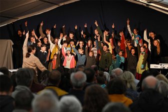 Kinder begeistern mit Rockmusical „Die Reise nach Jerusalem“ - Knapp 40 Mädchen und Jungen aus der Region waren bei der Musicalaufführung dabei.