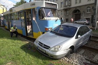 Kinder bei Unfall mit Straßenbahn verletzt -