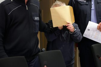 Kinder gezeugt und vergewaltigt: Das Trauma einer Chemnitzer Großfamilie - Was bedeutet Liebe? Der Angeklagte hat keine Ahnung.