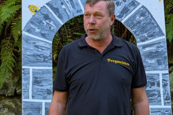 Kinder-Schützenfest in Seiffen: Tradition trifft Spiel und Spaß - Jörg Beyer hatte mit den Seiffener Bergkameraden das Schützenfest organisiert.