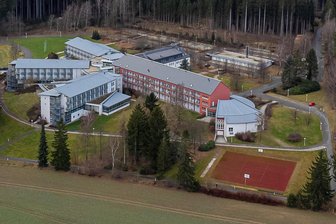 Kinderärzte im Vogtland: Hiobsbotschaft für Eltern - In der ehemaligen BG-Klinik Falkenstein öffnete im Oktober eine Kinderarztpraxis.