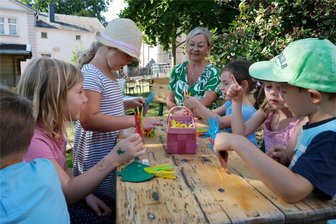 Kinderarche schenkt „Sterntaler“-Kinder in Crimmitschau mehr Zeit - Gabriele Bluhm kann sich dank einer Förderung weiter um Kinder kümmern, die mehr Aufmerksamkeit brauchen.