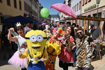 Kinderfest und Regionalmarkt: Rochlitz erwartet Besucheransturm - Mehrere Hundert Besucher strömten 2023 zum Kinderfest in die Rochlitzer Innenstadt.