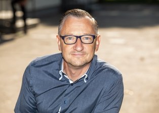 Kinderhaus und Kita: Wie beide Einrichtungen zusammenrücken - Jan Martin ist Chef des Montessori-Schulvereins.