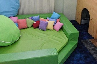 Kinderhilfsverein plant einen besonderen Spielzeugladen - Ein Gemütlichkeitsraum für Kinder ist ebenfalls neu entstanden.