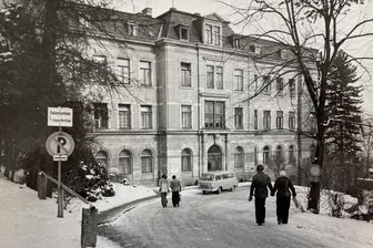 Kinderklinik feiert 75. Geburtstag - Zu DDR-Zeiten war die Auer Kinderklinik im Diakonissenhaus an der Schneeberger Straße untergebracht.