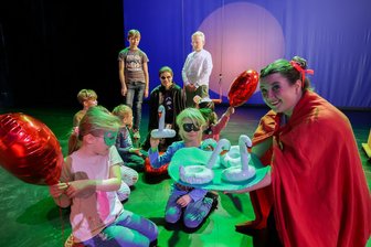 Kindermuseumsnacht in Zwickau meldet „ausverkauft“ - 2023 gab es bei der Kindermuseumsnacht Theater auf der Großen Bühne.