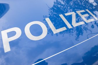 Kirchberg: Frau wird bei einem Auffahrunfall verletzt - Zu einem Auffahrunfall ist die Polizei am Montagnachmittag gerufen worden.