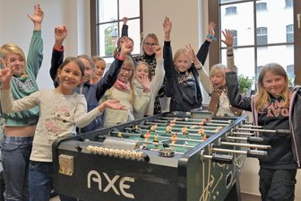 Kirchberg: Junge Saupersdorfer bringen neues Leben ins alte Gemeindeamt - Jubel – nicht nur über den Tischkicker. Die Saupersdorfer Kinder freuen sich, dass ihr Kids-Club im alten Gemeindeamt ein neues Domizil gefunden hat.