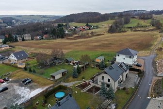 Kirchberg plant neue Wohnstandorte - Die Felder an der Scheringerstraße in Kirchberg könnten bald Bauland werden. 