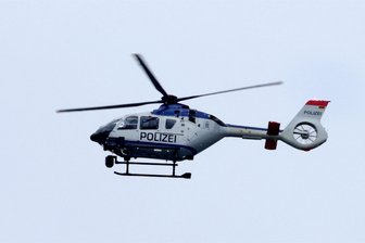 Kirchberg: Vermisste Frau dank Hubschrauber gerettet - Ein Polizeihubschrauber entdecke die 78 Jahre alte Frau an einem Waldrand.