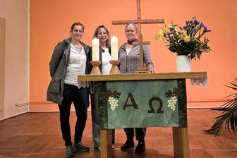 Kirche von unten und Christen im Vogtland verlangen: Lasst die Kirche im Dorf! - Synodale Frauenpower: Barbara Pfeiffer, Cornelia Greiner, Beate Hadlich (v. l.)