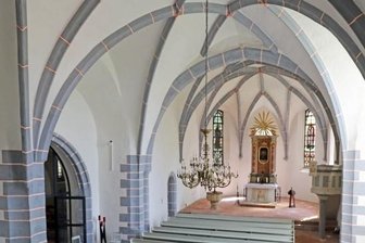 Kirchenglanz und Orgelklang - Nach zwei Jahren Bauzeit konnten die Sanierungen des Innenraumes der Langhennersdorfer Kirche nun so gut wie abgeschlossen werden.