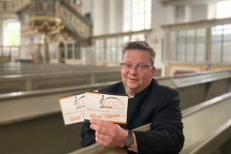 Kirchenmusikdirektor sammelt Spenden für Kantorenstellen - Kirchenmusikdirektor Matthias Schubert hat gemeinsam mit Luise Egermann ein besonderes Projekt gestartet. Es soll Kantorenstellen im Kirchenbezirk Aue retten. 