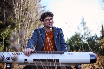 Kirchenmusiktage in Glauchau: Gospelkonzert samt „Tangomesse“ als Höhepunkt - Liedermacher Jonathan Leistner tritt am Pfingstsonntag in Jerisau auf.