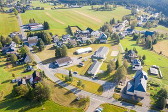 Kirmes in Kühnhaide: In der „Kältekammer“ des Erzgebirges geht es vier Tage lang heiß her - In Kühnhaide wird ab Donnerstag Kirmes gefeiert. Den Schlusspunkt bildet am Sonntagabend ein Feuerwerk.