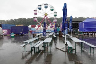 Kirmes wegen Starkregen vorzeitig beendet -