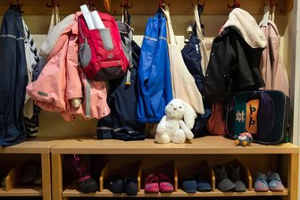 Kita aus dem Erzgebirge für Bundespreis nominiert – Entscheidung über Schließung vertagt - Preisnominierung und Schließungspläne: Die Kita „Naseweis“ in Neuwürschnitz erlebt bewegte Zeiten.