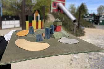 Kita-Kinder im Erzgebirge als Architekten: So entstand der „Zwergenschacht“ - Das 2012 entstandene Modell für den Spielplatz „Zwergenschacht“.