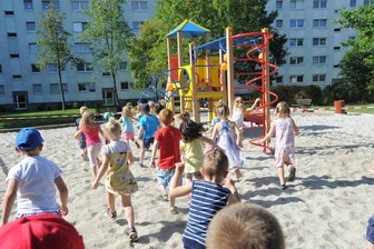 Kita-Streit in Chemnitz: Höhere Beiträge für mehr Personal? - Weil es in Chemnitz immer weniger Kinder gibt, droht das Schließen weiterer Kindergärten.