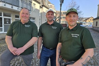 Kitzrettung in Westsachsen: „Ich würde den Einsatz jederzeit wieder buchen“ - Seit einem Jahr retten Mario Bonitz, Kai Seidel und Kai Stöltzner (von links) sowie die anderen Vereinsmitglieder in Westsachsen Kitze vor dem Mähtod.