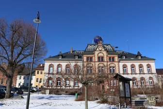 Klamme Finanzlage: Pausa-Mühltroff beschließt Spar-Haushalt - Im Pausaer Rathaus wurde jetzt der Haushalt für 2025 beschlossen.