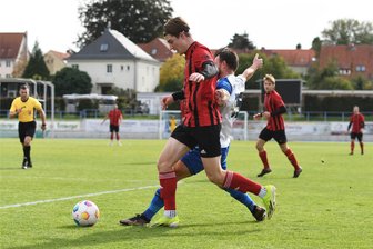 Klare Niederlage: Fußballer von Germania Mittweida fliegen gegen FSV Oderwitz aus dem Sachsenpokal - Hans Weinert (v.) hatte in der ersten Halbzeit die Chance zum zweiten Mittweidaer Treffer, scheiterte aber aus spitzem Winkel.