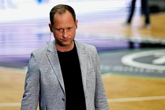 Klartext in der Niners-Krise: "Der Trainer stand nie zur Debatte" - Allzu viel zu lachen hat Niners-Geschäftsführer Steffen Herhold gerade nicht. Trotz der Niederlagenserie gibt sich der 44-Jährige aber kämpferisch. 