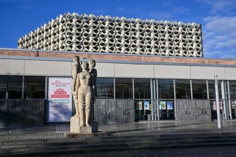 Klassik trifft Film in der Chemnitzer Stadthalle - In der Stadthalle Chemnitz ist am Samstag das Sächsische Sinfonieorchester zu Gast. Foto: Andreas Seidel/Archiv