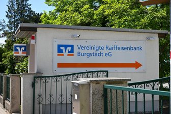 Kleine Bank in Chemnitzer Umland gibt auf - Blick auf die Vereinigte Raiffeisenbank Burgstädt an der Goethestraße.