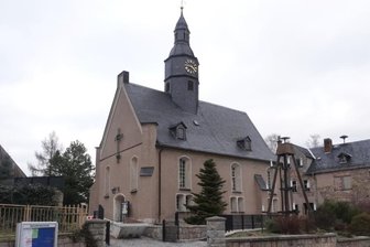 Kleine Dorfkirche bekommt ihre Schönheit zurück - In der Kirche von Obercrinitz finden derzeit keine Gottesdienste statt. 