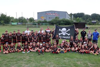 Kleine Rabauken in Glauchau: So lief das Fußballcamp des FC St. Pauli beim SV Fortschritt - 52 Jungen und Mädchen hatten vergangene Woche in Glauchau beim Feriencamp des FC St. Pauli eine gute Zeit