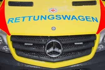 Kleiner Junge aus Fenster gestürzt - Polizei ermittelt noch -