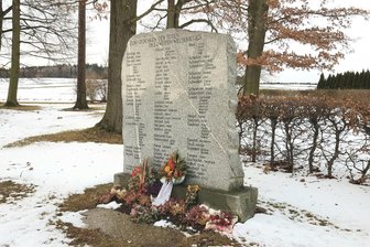 Kleiner vogtländischer Ort vervollständigt Weltkriegsdenkmal - auf welches düstere Thema man dabei gestoßen ist - 105 Gefallene finden bislang auf dem Denkmal Berücksichtigung.