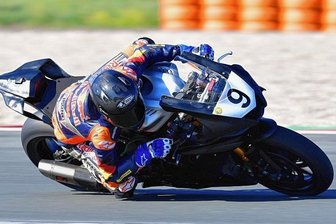 Kleinere Brötchen mit größerem Bike - Freddie Heinrich wird in diesem Jahr viele seiner Rennen in Deutschland austragen. Der 18-Jährige geht in der Internationalen Deutschen Motorradmeisterschaft in der Klasse Pro Superstock 1000 an den Start. 