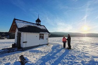 Kleines Gotteshaus mitten im Schnee - Einreichung für den Fotowettbewerb der "Freien Presse": "Kirche Kretscham".