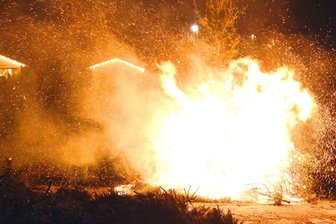 Kleingera lädt für Samstag zum Fichtenvernichten ein - Am Samstag werden in Kleingera Weihnachtsbäume verbrannt.