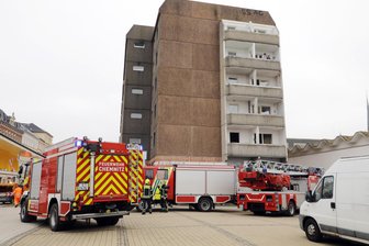 Kleinkind nach Wohnungsbrand ins Krankenhaus gebracht - 