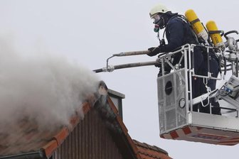 Kleinvoigtsberg: 21 Menschen wegen Hausbrand in Sicherheit gebracht - 