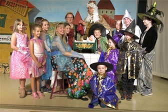 Kleinwaltersdorf: Altweibersommerfest beginnt am Freitag - Das Stück „Dornröschen“, hier die Probe im Bürgerhaus, wird zum 28. Altweibersommer in Kleinwaltersdorf gezeigt.