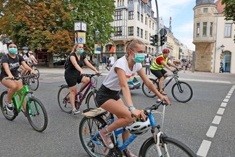 Klimaschützer demonstrieren für bessere Fahrradwege in Zwickau -