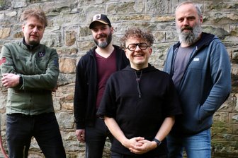 Klingen ein bisschen wie Crosby, Stills, Nash and Young: Van der Linde rockt in Hainichen - Die Rockband Van der Linde aus den Niederlanden wird am 9. August im Gasthof Ottendorf in Hainichen erwartet.