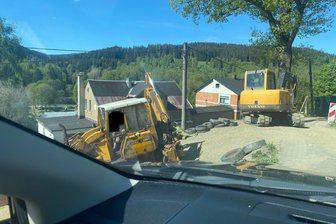 Klingenthaler Alm-Terrorist mal wieder vor Gericht: Zeigt der Staat jetzt Zähne? - Wegen dieser Szenerie kommt es am Montag vor dem Auerbacher Amtsgericht zu einer Gerichtsverhandlung. Alm-Bewohner hatten - wie so oft - eine Verkehrsordnungswidrigkeit angezeigt.