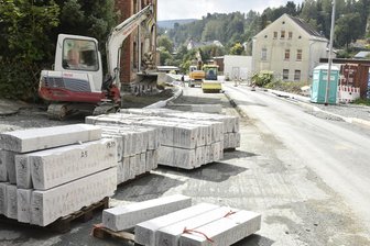Klingenthaler Königsplatz ab Anfang Dezember wieder frei - Das Nadelöhr für den Klingenthaler Verkehr, der Königsplatz, ist nach monatelangen Bauarbeiten ab 5. Dezember wieder frei. 
