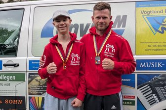 Klingenthaler Nachwuchsboxer überzeugt auf großer Bühne - Das Klingenthaler Duo Bruno Tischer (links) und Karl Reinert.