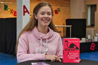 Klingenthaler Schülerin gewinnt Lesewettstreit der Schulen des Vogtlandes in Auerbach - Louisa Schlosser aus Klingenthal hat den Vorlesewettbewerb der vogtländischen Schulen gewonnen.