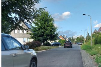 Klingenthaler Staffelweg wird wieder zur Baustelle - Der derzeit unterbrochene Ausbau des Staffelweges (Foto) in Klingenthal soll ab Mitte August weitergehen.